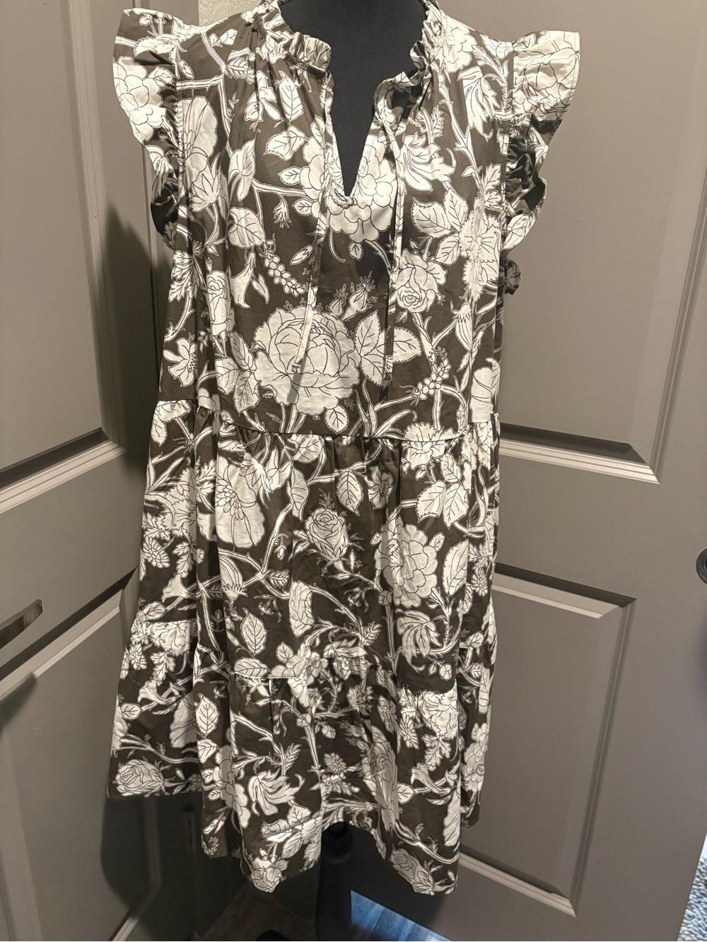 Floral Ruffle Sleeve Tiered Dress - Olive/Creamy White NWOT